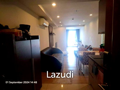 ขายคอนโด : 59 sqm high floor 1 Bed condo 15 Sukhumvit Residences