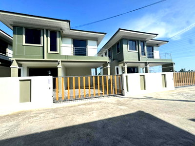 Houses for sale Frost Magical Ice of Siam : Newly Constructed Detached House in Pattaya 4beds 3baths located near Nongplalai Municilpility