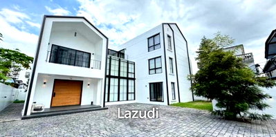 บ้านเดี่ยว วงเวียนใหญ่  : 6 bedroom 7 bathroom detached home on Krungthonburi 4