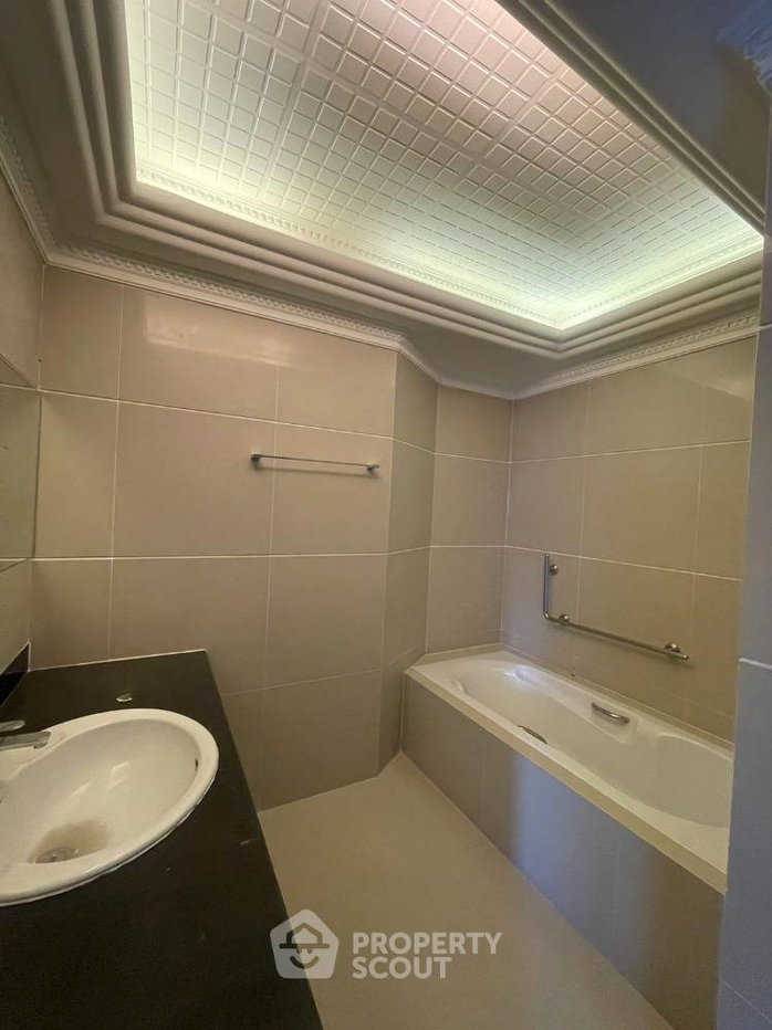 รูป คอนโด 6 ห้องนอน Royal Castle Pattanakarn | 354 ตร.ม., ชั้น 15 (ID 1279007) - รูปที่ 4/5