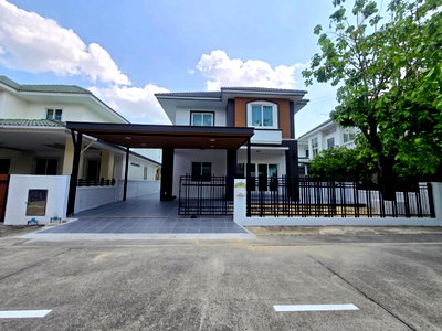 ขายบ้านเดี่ยว : บ้านสวน ร่มเกล้า-สุวรรณภูมิ ถนนร่มเกล้า เขตมีนบุรี  บ้านเดี่ยว2ชั้น หลังมุมนอก ทำเลดี ต้นโครงการ รีโนเวทใหม่ น่าอยู่ เฟอร์ฯพร้อม