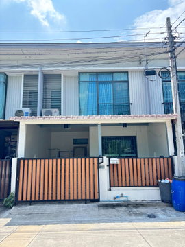 🏡✨ ขาย ทาวน์โฮม 2 ชั้น ย่านศรีสมาน ใกล้ Robinson ศรีสมาน ทำเลดี เดินทางสะดวก ✨🏡