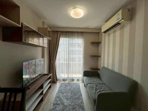 Condo for rent at ELIO Sukhumvit 64, near BTS Punnawithi station. Pool view. Ready to move in.