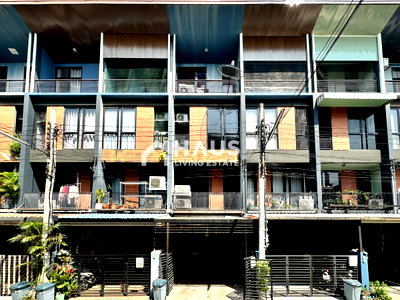 Townhouses for sale Si Rat Station : HAUS 35 Cheangwattana / 3 Bedrooms #TCWT006