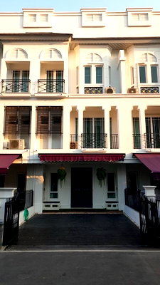 ทาวน์โฮมให้เช่า : เช่าบ้าน Leon Sukhumvit 62/ลีออง สุขุมวิท 62 (HR6812006)  ID Line : @baan88