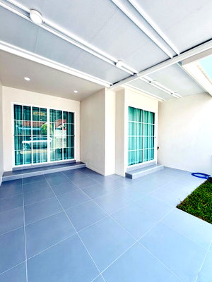 ทาวน์โฮม ถนนพรประภานิมิต : 2 Bedroom Townhouse for Sale in East Pattaya