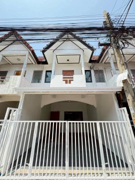 281AGKI ทาวน์เฮ้าส์ 2 ชั้น ทำเลสะพานใหม่ ใกล้รถไฟฟ้า บ้านรีโนเวทแล้ว พร้อมเข้าอยู่