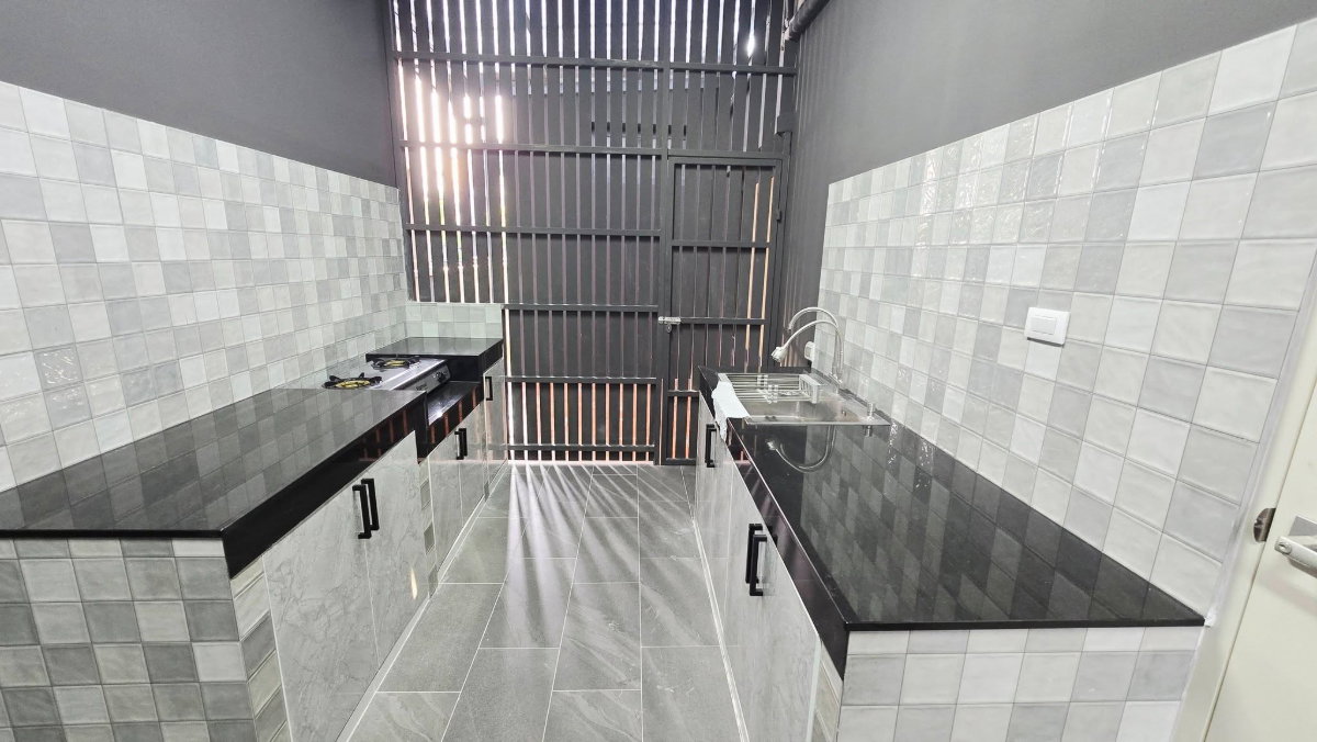 รูป P0524/บ้านหรูให้เช่า บ้านกลางเมือง ดิอิดิชั่น บางนา บ้านสามชั้นพร้อมลิฟท์และ Penthouse Lounge ส่วนตัว ใกล้เมกาบางนาเพียง 1 นาที - รูปที่ 19/28