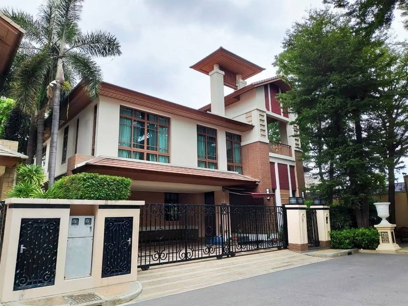 Houses for rent : House for Rent at Baan Sansiri Sukhumvit 67 (HR6811006)