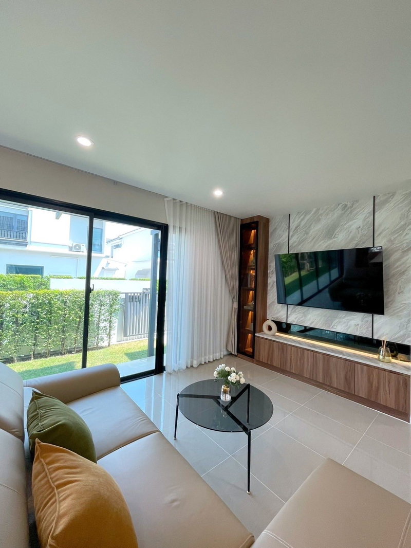Houses for rent : urgent! Luxury single house, Pimnara Srinakarin-Bangna, fully furnished, ready to move in, near Mega Bangna.