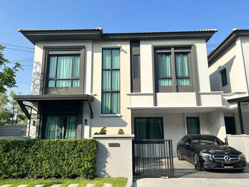 Twin houses for rent : Semi-detached house for rent, Grand Pleno Project, Sukhumvit Bangna.