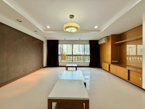 Very Spacious 4 Bedroom Luxury Apartment in Phrom Phong - BR20691AP