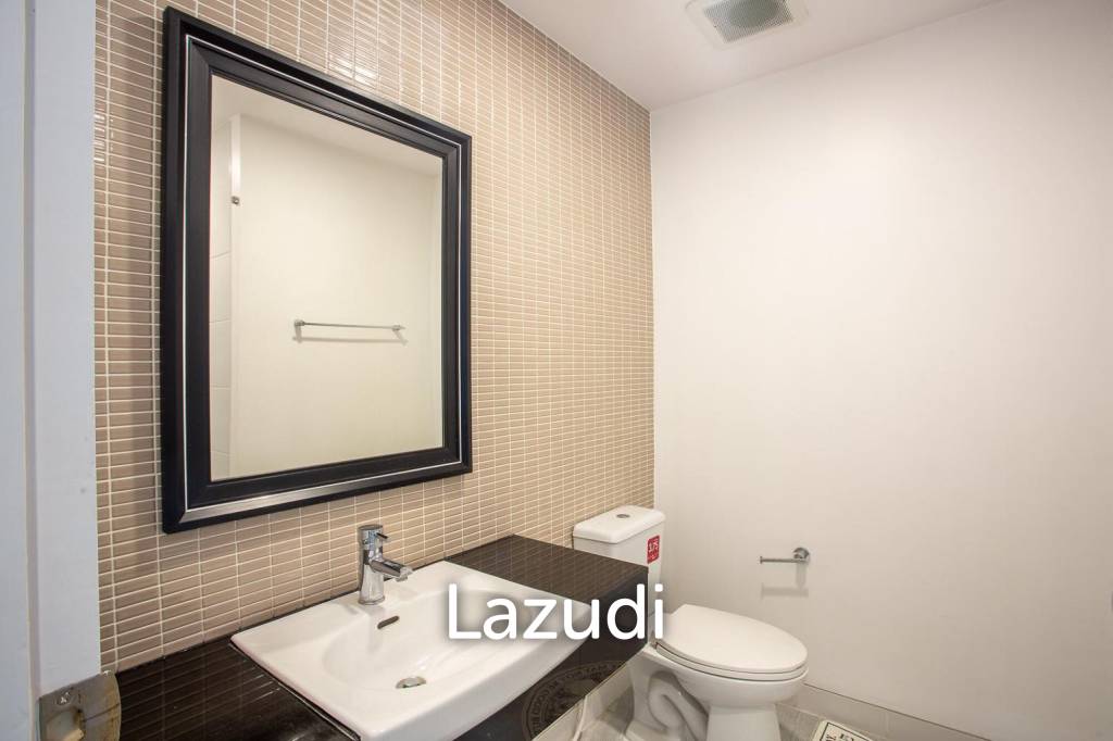 รูป BAAN SAN DAO : 2 bed great new renovated condo - รูปที่ 26/31