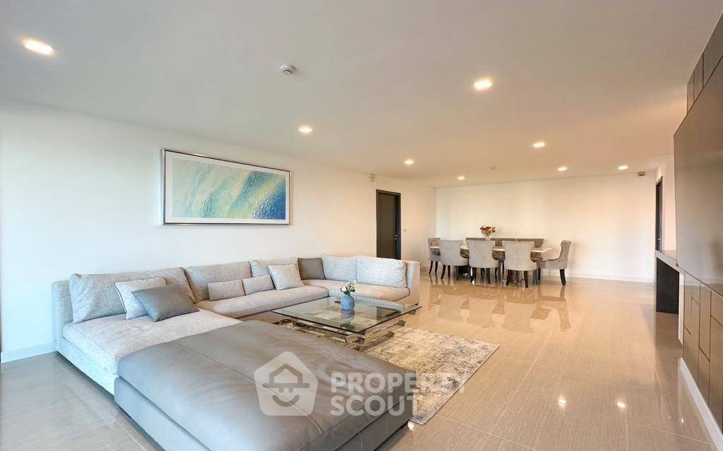 รูป คอนโด 3 ห้องนอน 180 ตร.ม. ขาย ที่ Elegance @ Cosy Beach Pattaya (ID 1556860) - รูปที่ 1/9