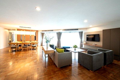 คอนโดให้เช่า : LTH3741 – Bangkok Garden FOR RENT 3+1 beds 3 baths size 240 Sq.M. Nearby BTS Chong Nonsi station ONLY 120k/Month