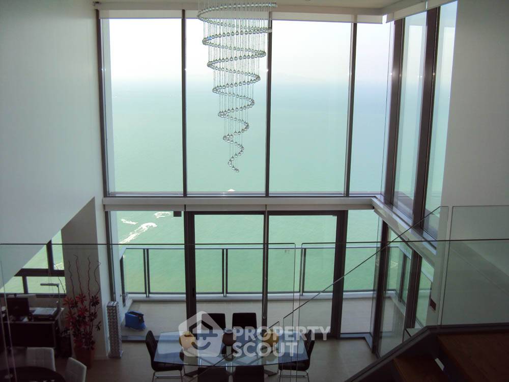 picture High-Floor 3-BR 177 Sqm Duplex Condo For Rent, Phratamnak near Beach (ID 995605) - 2/34