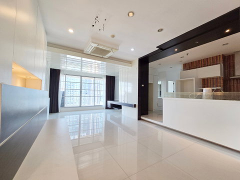 (Urgent Sale) 🏠✨ Baan Klang Krung Siam–Pathumwan | 2-Bedroom Condo for Sale (HBH-ST-242)