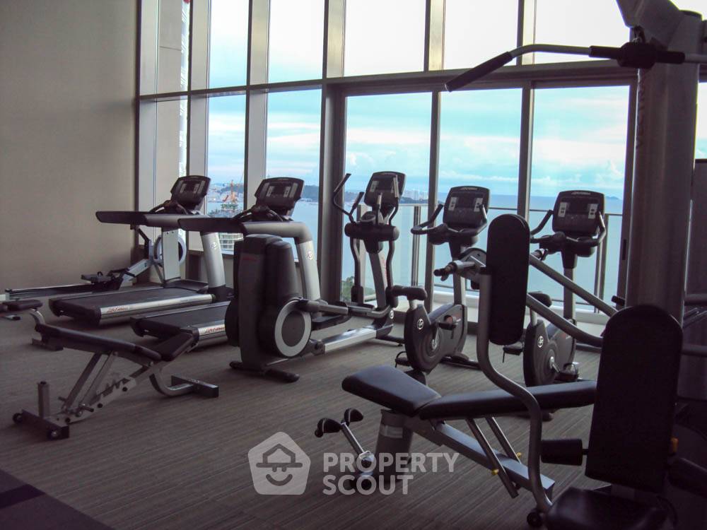 picture High-Floor 3-BR 177 Sqm Duplex Condo For Rent, Phratamnak near Beach (ID 995605) - 12/34