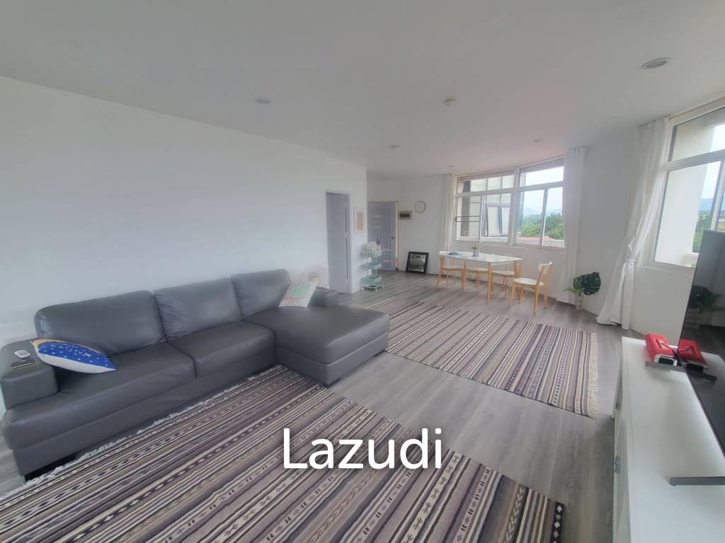 picture Large 1 bed condo - Direct Beach access and Mountain View - 1/16