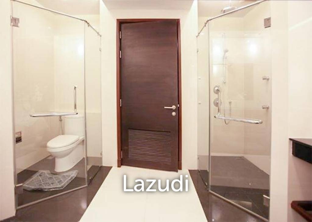 picture Large Beach Front Pattaya Condo for Sale - 8/15