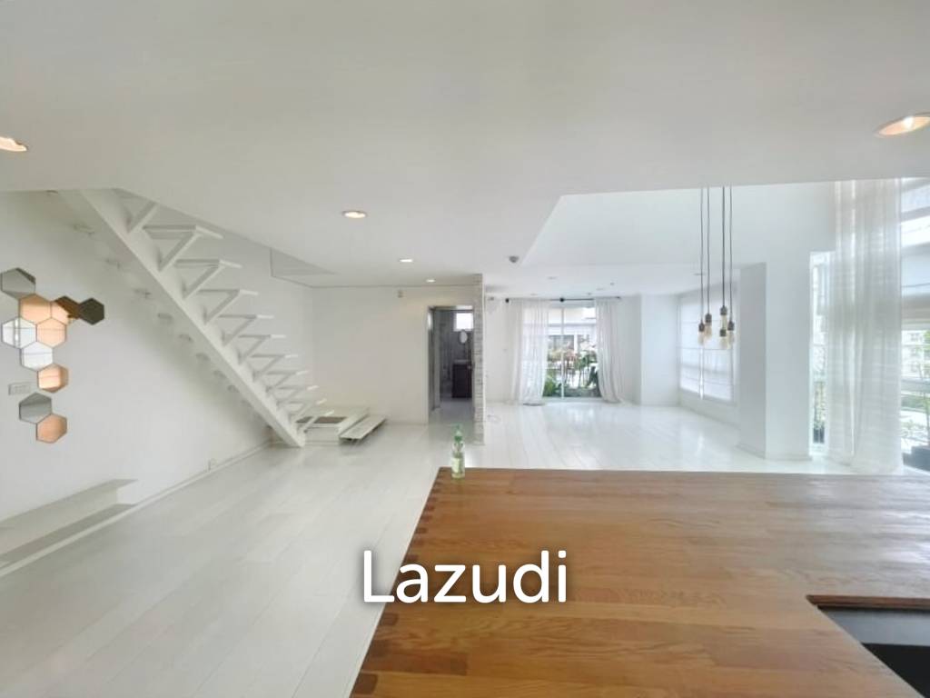 รูป Serene Place Sukhumvit24 - BTS Phrom Phong - Duplex - รูปที่ 2/15