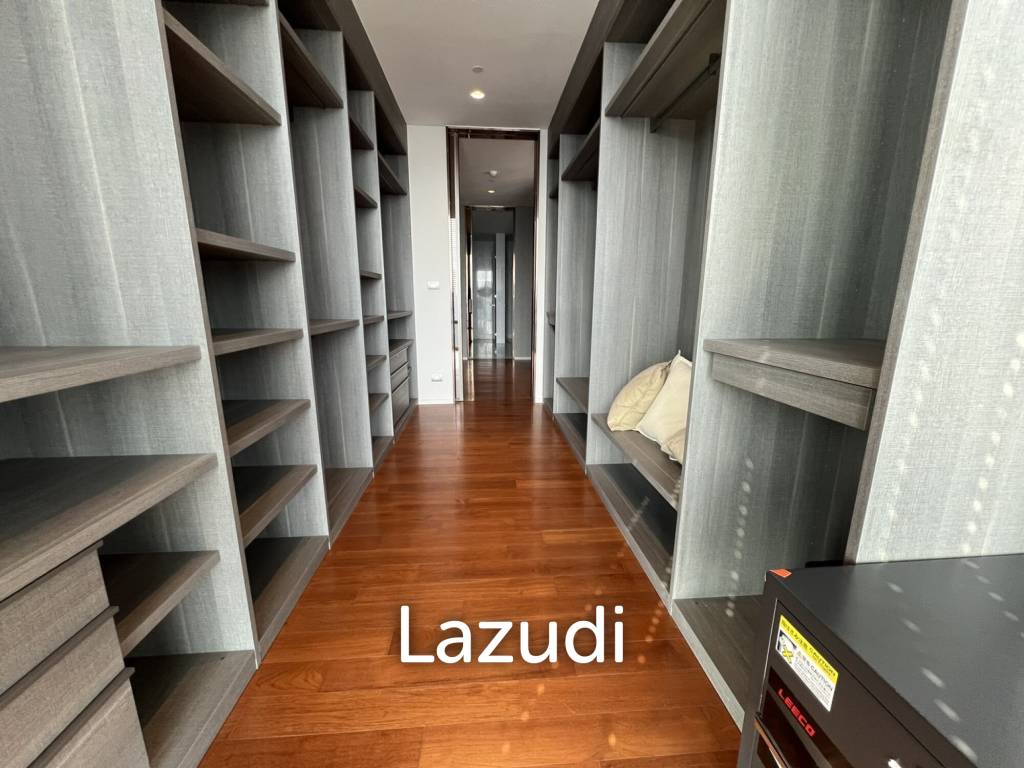 รูป Spacious 4-Bedroom Condo with Panoramic City Views for Sale in Lumpini - รูปที่ 14/17