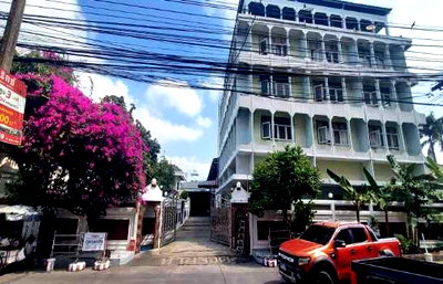Factory for sale Suk Sawat Road : Warehouse for sale, zoned Y.6, with a detached house, total area 2 rai 90 square wah, Pracha Uthit area.