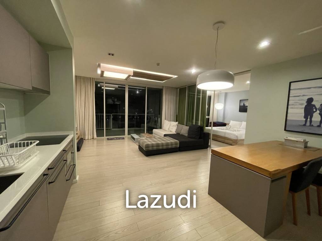 รูป WAN VAYLA : Luxurious 2 Bed Condo with Pool Access - รูปที่ 1/14