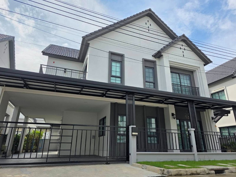 Houses for sale : For Sale – Detached House at Centro Bangna, Ready to Move In (Rt-01)
