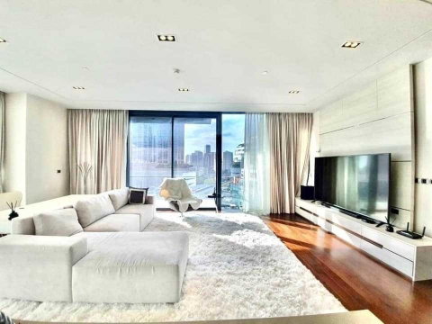 LTH3944 – MARQUE Sukhumvit FOR RENT 2 beds 3 baths size 138 Sq.M. Nearby BTS Phrom Phong station ONLY 150k / month