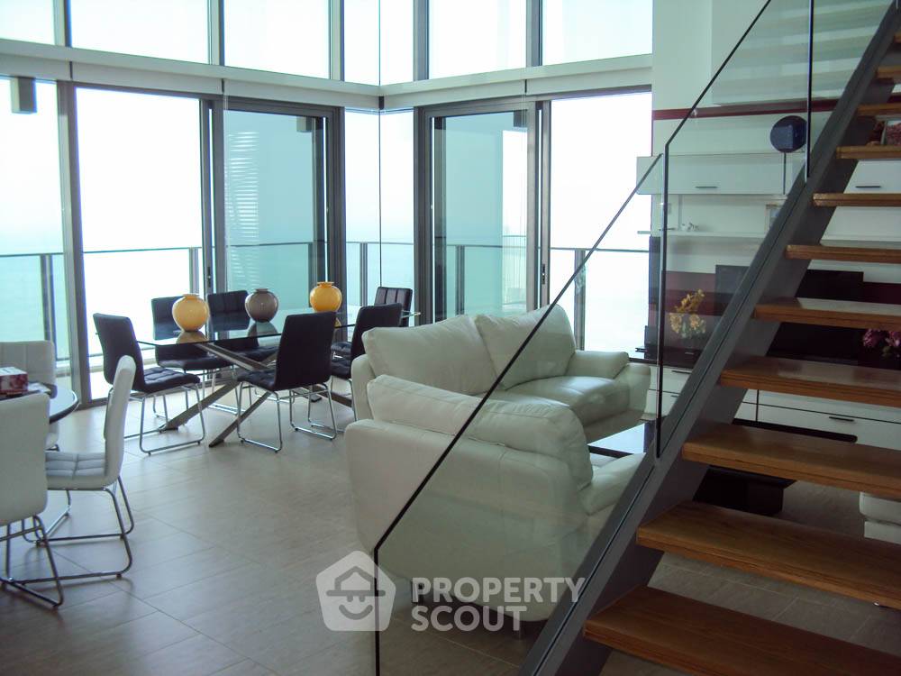 picture High-Floor 3-BR 177 Sqm Duplex Condo For Rent, Phratamnak near Beach (ID 995605) - 13/34
