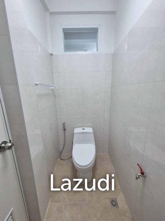 รูป 126 sqm modern 3 bedroom townhouse in Soi Charoen Krung 107 - รูปที่ 6/12