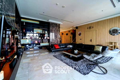 Condos for sale : 24th-Floor 2-BR 331 Sqm Condo Duplex Phratamnak, Near Pratumnak (ID 995802)