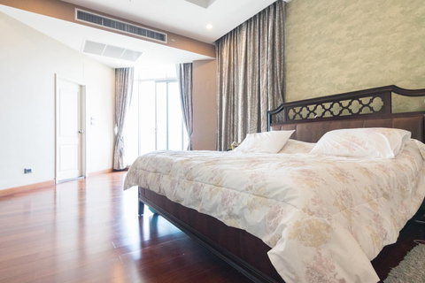 LTH4512 – Penthouse at Supalai Wellington FOR SALE 4 beds size 250 Sq.M. Nearby MRT Thailand Cultural Centre station ONLY 27.075 MB