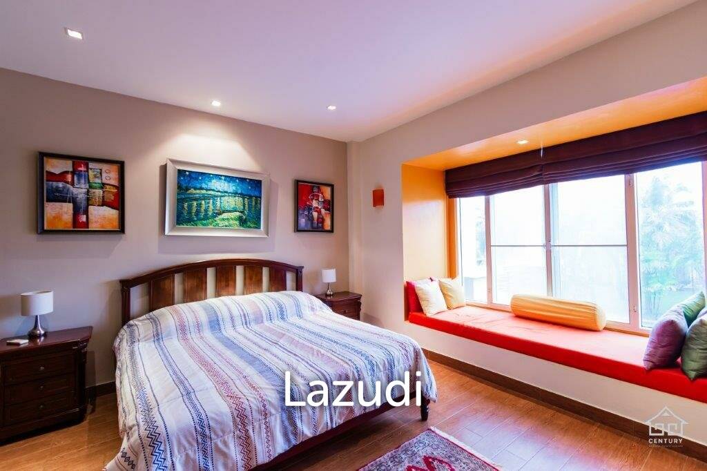 picture BLUE LAGOON : Immaculately presented 2nd floor 2 bed condo overlooking large swimming pool lagoon. - 31/52