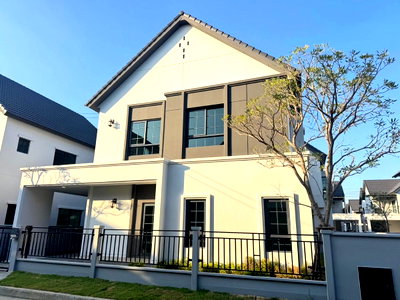 บ้านเดี่ยว สนามบินสุวรรณภูมิ : ขายบ้านเดี่ยว : 𝐂𝐞𝐧𝐭𝐫𝐨 𝐁𝐚𝐧𝐠𝐧𝐚 เซนโทรบางนา ติดเมกะ บางนา 𝐑𝐞𝐚𝐝𝐲 𝐭𝐨 𝐦𝐨𝐯𝐞 𝐢𝐧 (Rt-01)