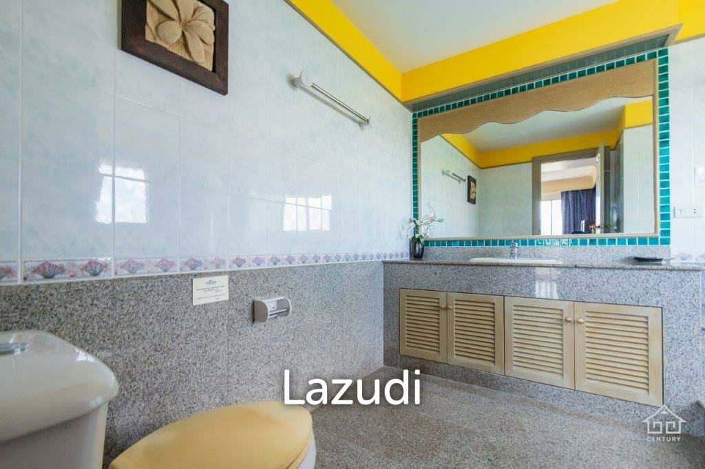 รูป SPRINGFIELD BEACH CONDO : 2 bed beachfront condo with great views - รูปที่ 11/34