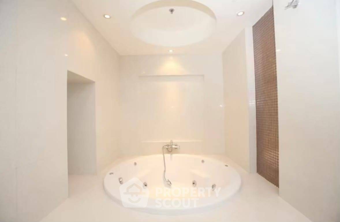 รูป ดูเพล็กซ์ 4 ห้องนอน ที่ Royal Residence Park ใกล้ BTS เพลินจิต 90 ม. (ID 1791398) - รูปที่ 6/11