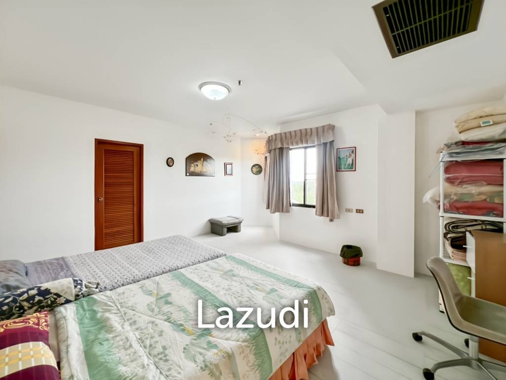 picture Stunning Ocean View 2-Bed Condo 144 Sqm in Regent Villa Condo - 28/33
