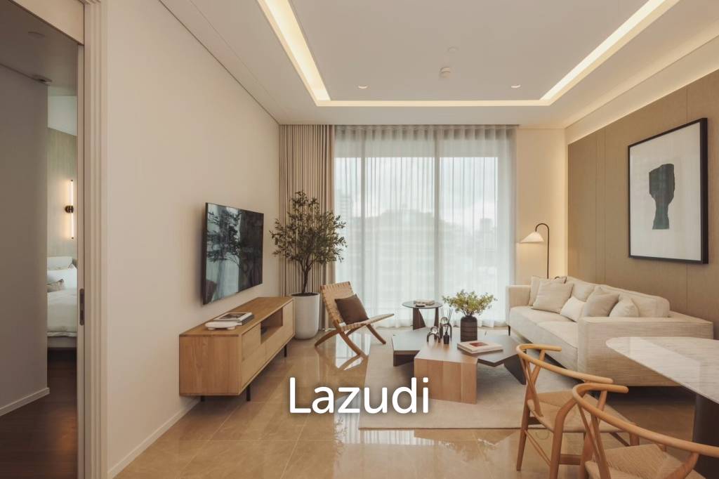 รูป Open-Plan 2-Bedroom Condo at The Residences at Sindhorn for Sale - รูปที่ 2/9
