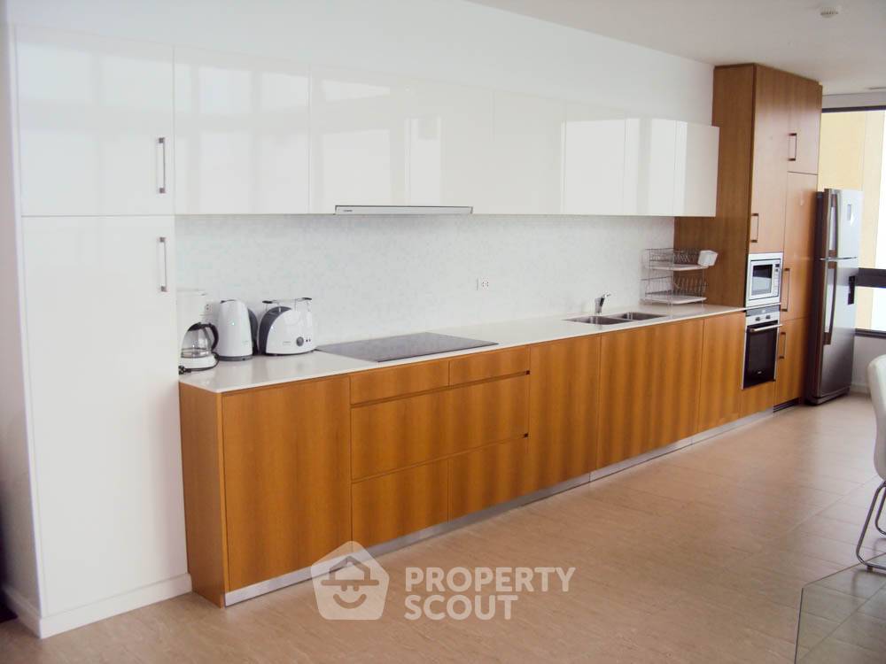 picture High-Floor 3-BR 177 Sqm Duplex Condo For Rent, Phratamnak near Beach (ID 995605) - 9/34