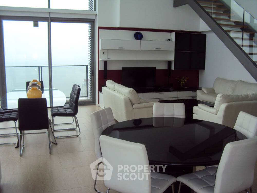 picture High-Floor 3-BR 177 Sqm Duplex Condo For Rent, Phratamnak near Beach (ID 995605) - 5/34