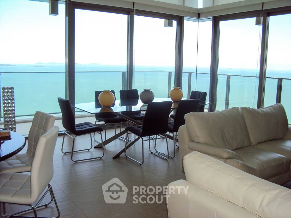 picture High-Floor 3-BR 177 Sqm Duplex Condo For Rent, Phratamnak near Beach (ID 995605) - 18/34