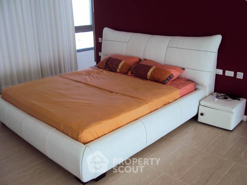 picture High-Floor 3-BR 177 Sqm Duplex Condo For Rent, Phratamnak near Beach (ID 995605) - 20/34