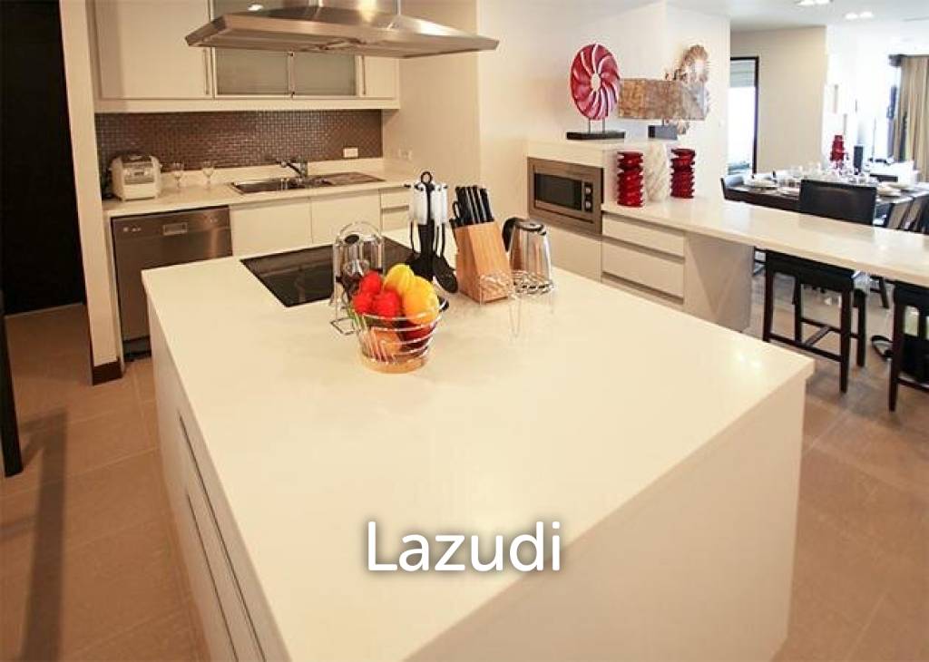 picture Large Beach Front Pattaya Condo for Sale - 2/15