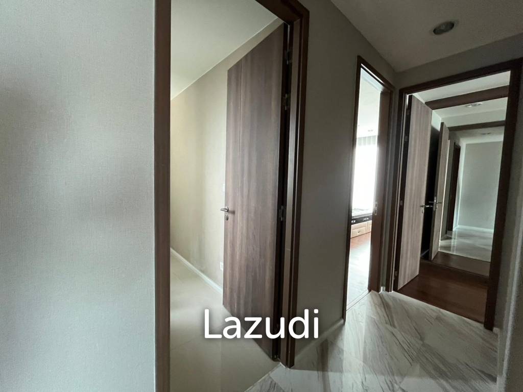 รูป Luxurious 3-Bed Condo at Menam Residences, Bangkok - รูปที่ 13/16