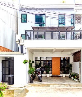 ทาวน์โฮม สวนเบญจกิติ : ทาวน์เฮาส์ 10 ห้องนอน 400 ตร.ม. ในสีลม ใกล้ MRT ลุมพินี 400 ม. (ID 2736101)