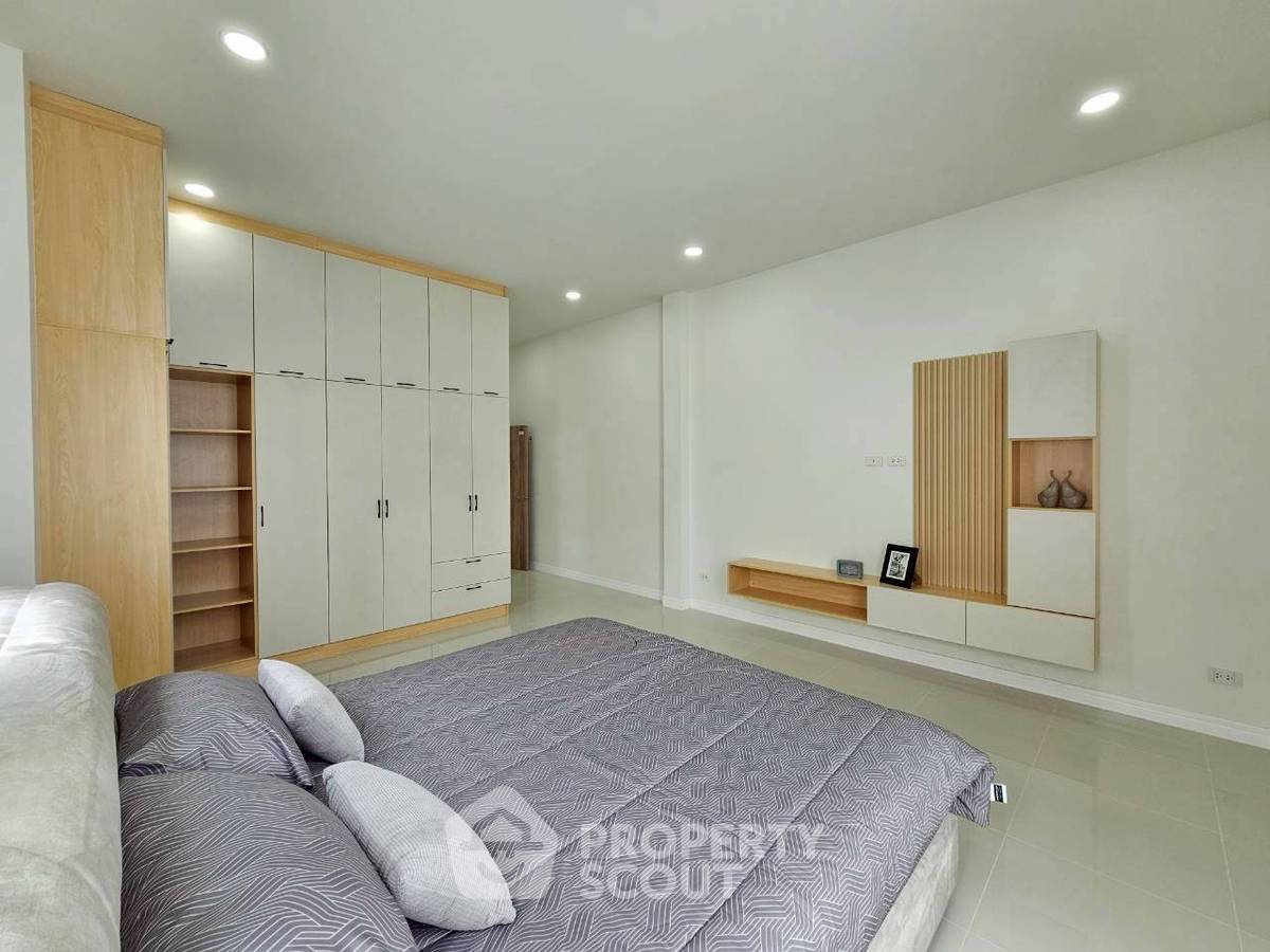 picture Pet-Friendly 3-BR Villa 310 Sqm Near Map Prachan Lake (ID 2738424) - 14/18