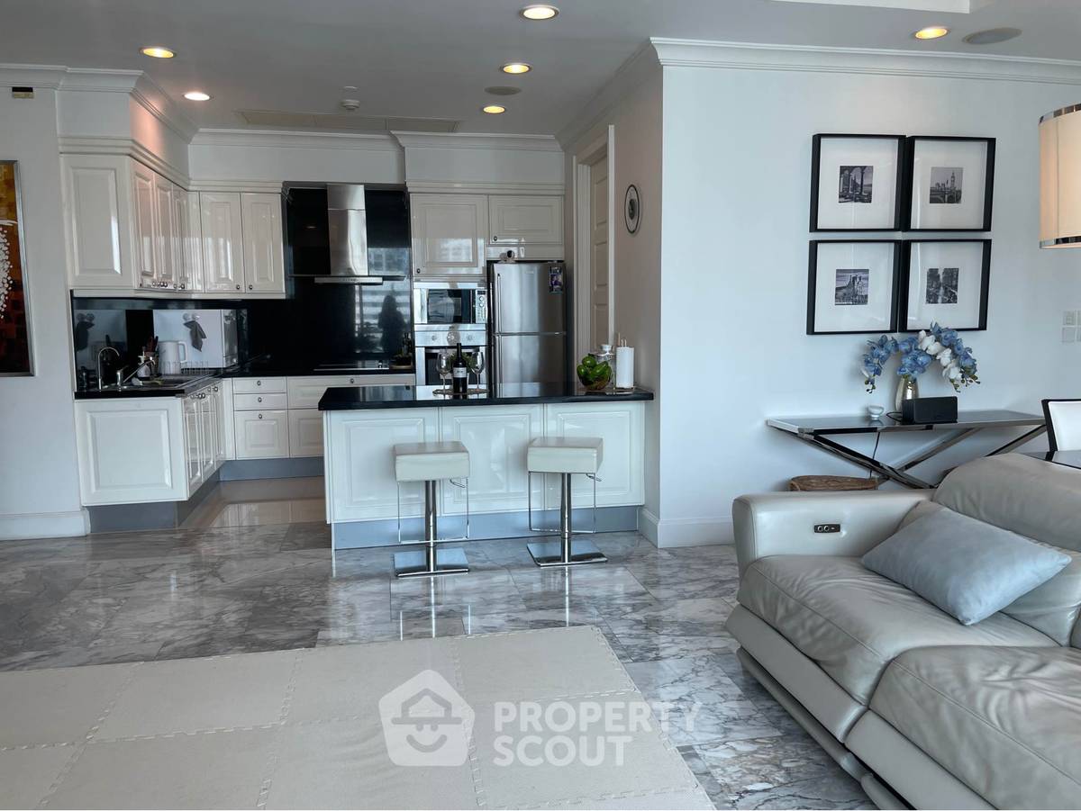 รูป คอนโด 4 ห้องนอน Royce Private Residences ใกล้ MRT สุขุมวิท (ID 2738475) - รูปที่ 2/13
