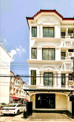 โฮมออฟฟิศ วิทยาลัยรัชต์ภาคย์เทคโนโลยีและการจัดการ : 💥ขายโฮมออฟฟิศ 4 ชั้น โครงการบ้านกลางเมือง พระรามเก้า-ลาดพร้าว | รีโนเวทใหม่พร้อมอยู่
